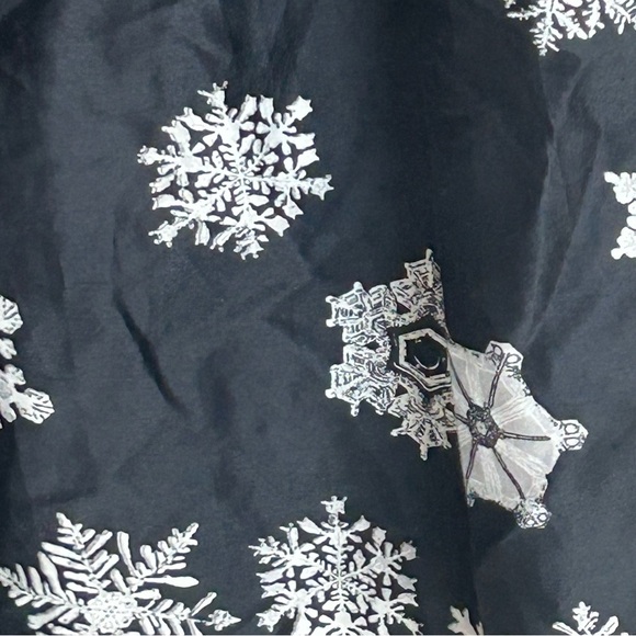 ModCloth “The Snow Must Go On” Black Silver Snowflake Wrap A-Line Dress Size 8 - Picture 3 of 7